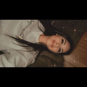 Meet your Posher, Amaru